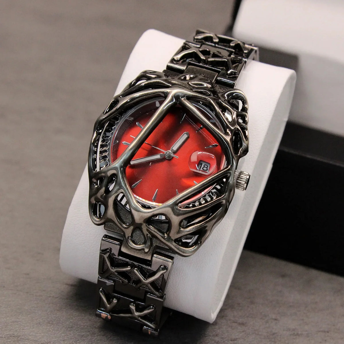 Green Devil Punk Eye Y2K Quartz Watch Men Alabaster Industries Carving Demon Claw Men Watch Unique Creative Men Medieval Clock