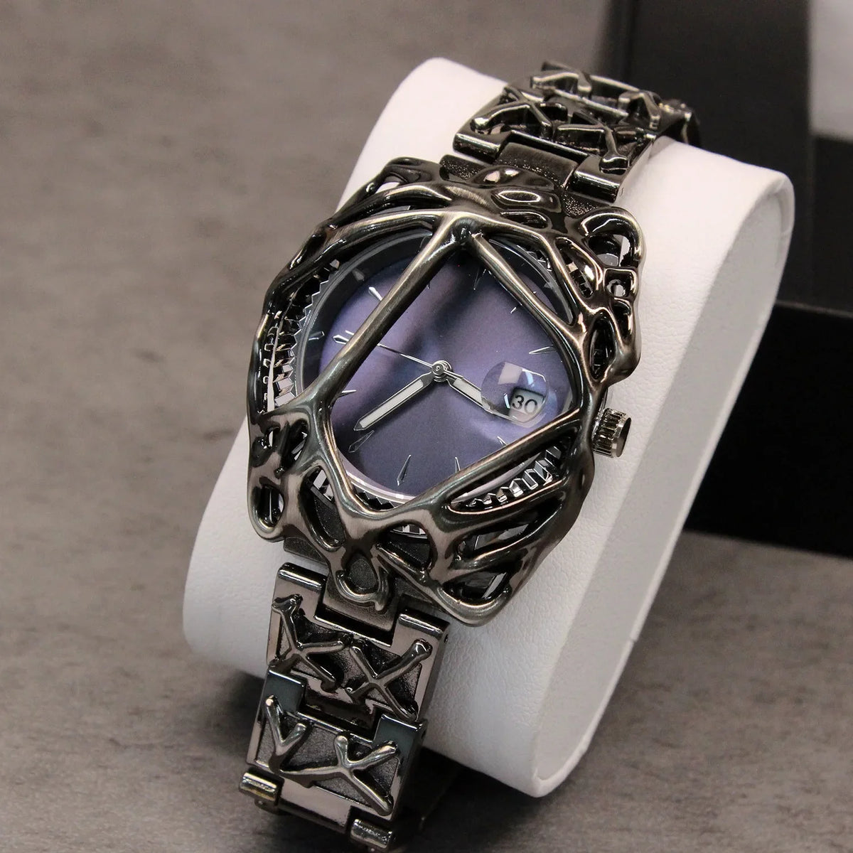 Green Devil Punk Eye Y2K Quartz Watch Men Alabaster Industries Carving Demon Claw Men Watch Unique Creative Men Medieval Clock