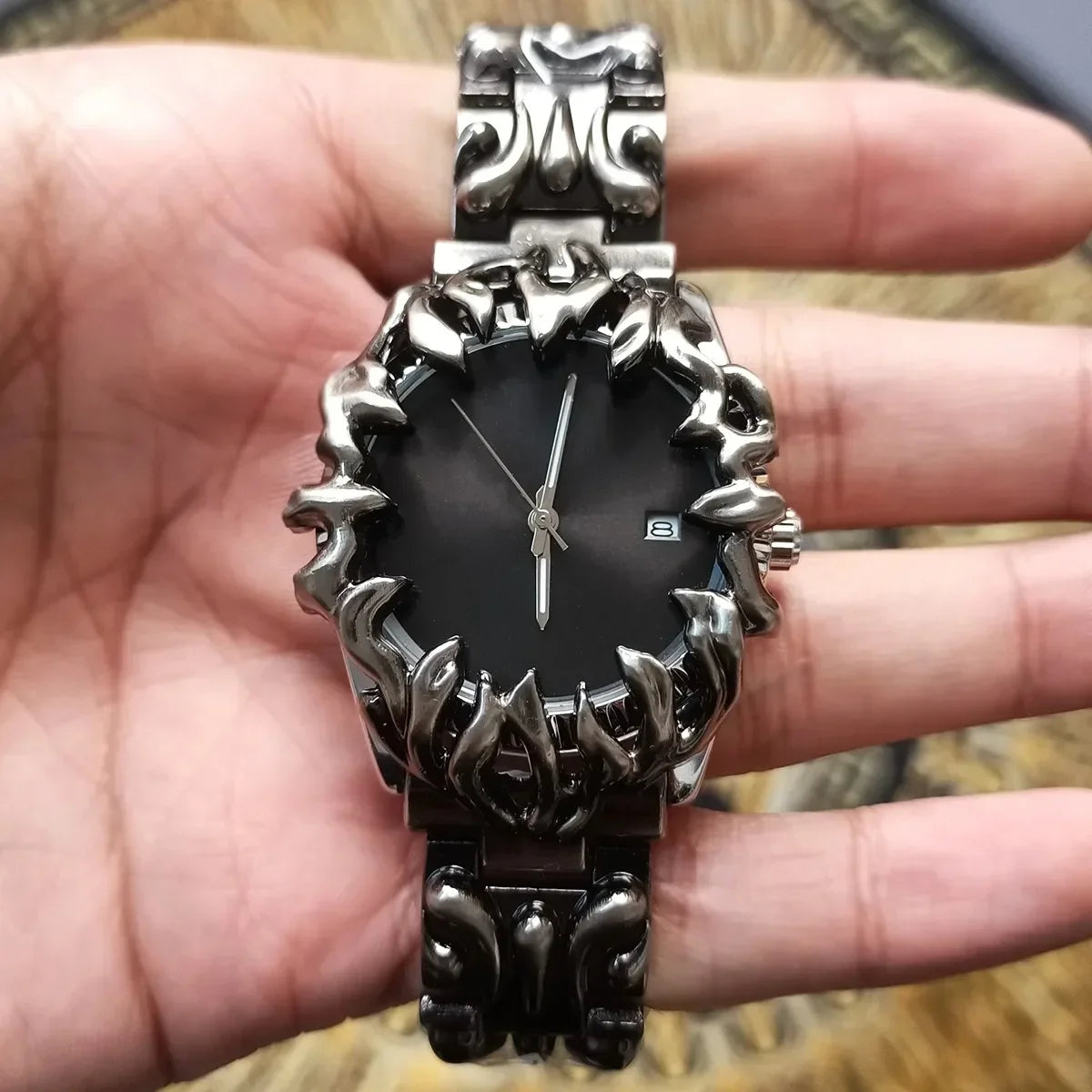 Green Devil Punk Eye Y2K Quartz Watch Men Alabaster Industries Carving Demon Claw Men Watch Unique Creative Men Medieval Clock