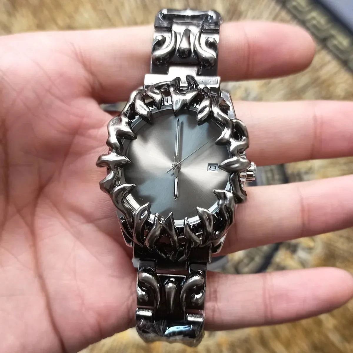 Green Devil Punk Eye Y2K Quartz Watch Men Alabaster Industries Carving Demon Claw Men Watch Unique Creative Men Medieval Clock