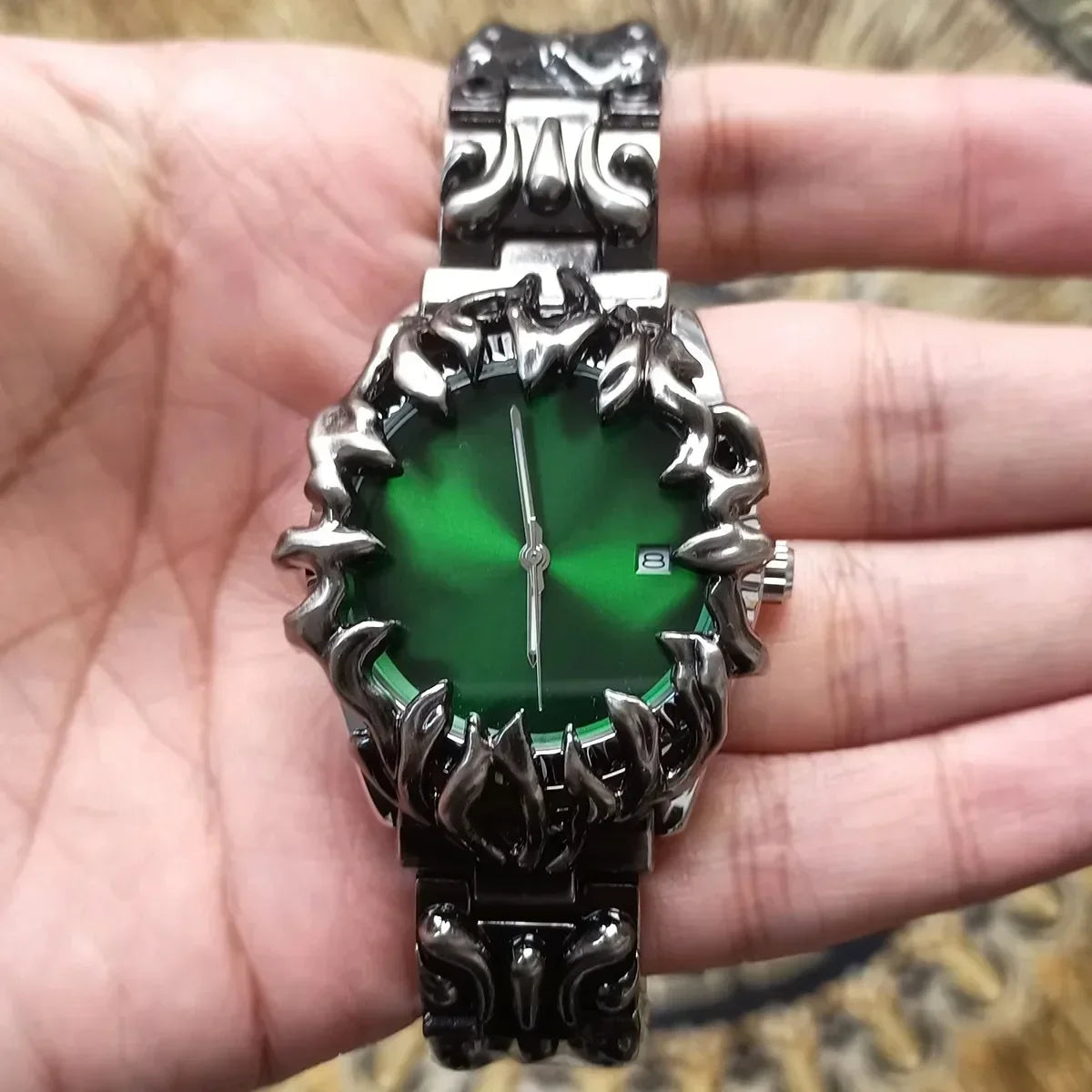 Green Devil Punk Eye Y2K Quartz Watch Men Alabaster Industries Carving Demon Claw Men Watch Unique Creative Men Medieval Clock
